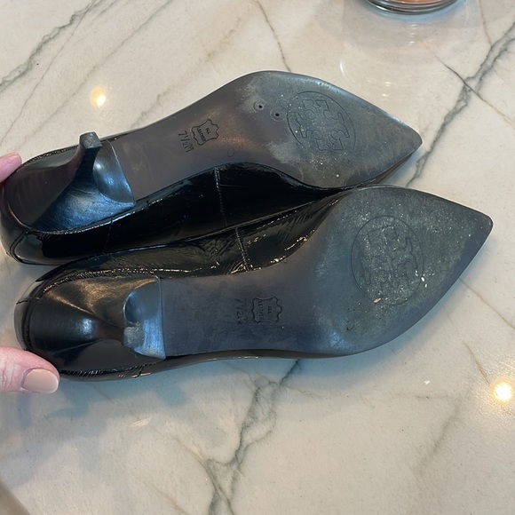 Tory Burch black patent pumps 2in heel - Picture 5 of 7